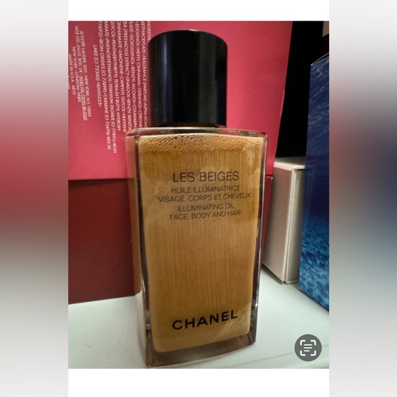 Chanel Les Beiges Illuminating Oil Face, Body, And Hair | Shimmering Veil - Picture 2 of 8